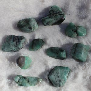 Extra Quality Emerald Tumbles